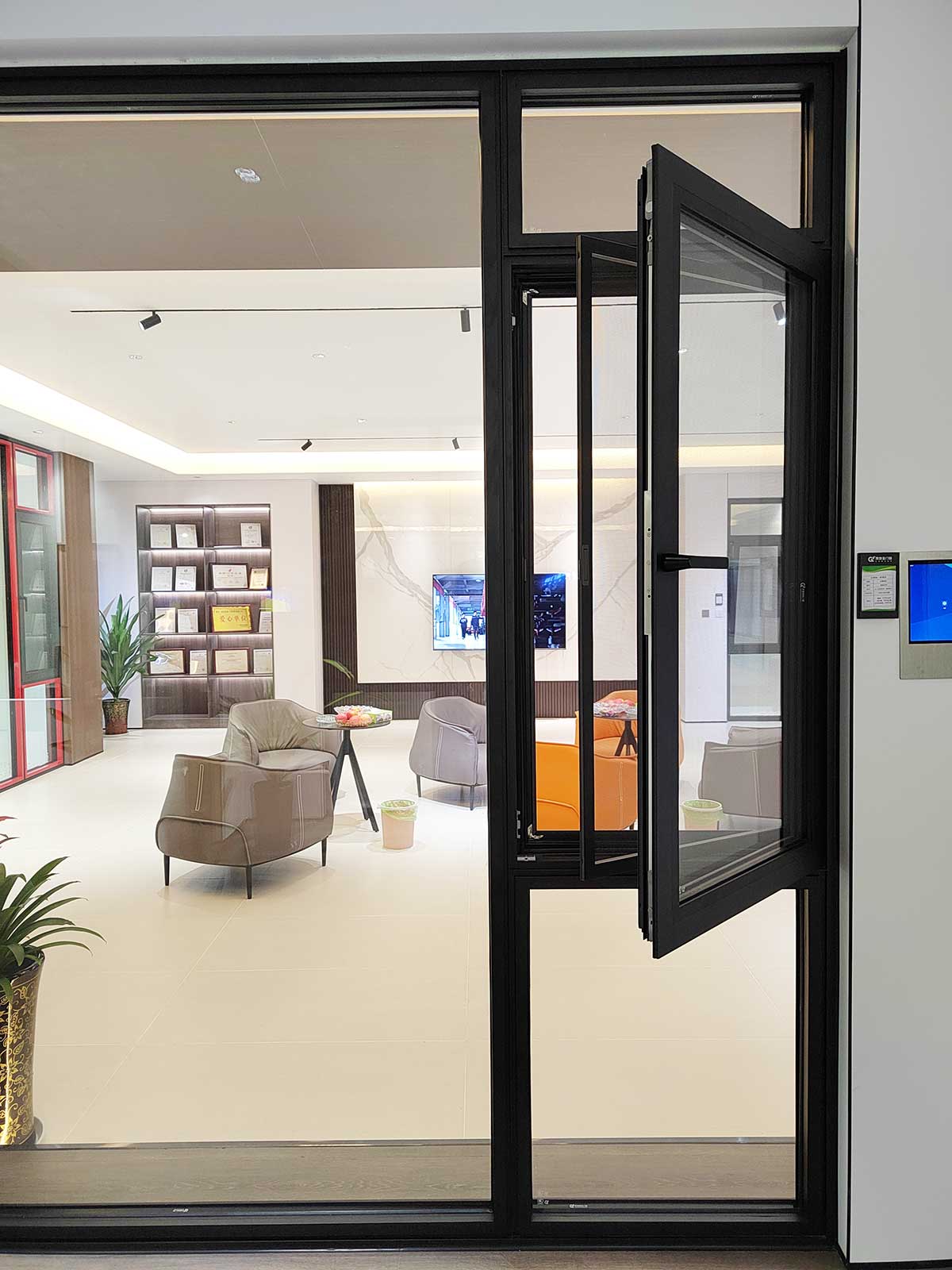 1660789283931005.jpg 希歐系統(tǒng)窗高透紗網.jpg